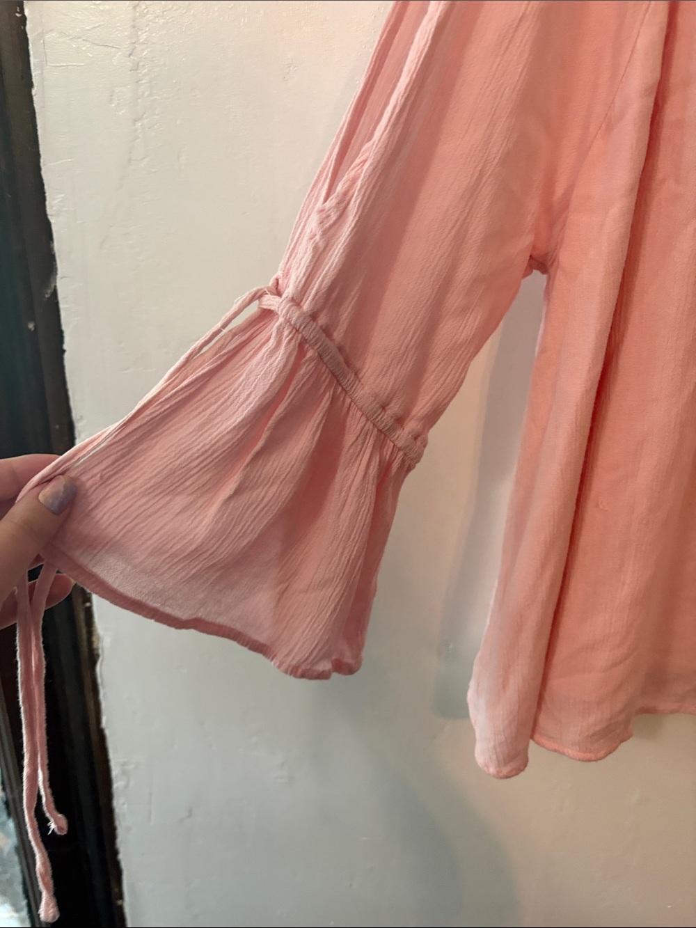Hollister Light Pink Cold-Shoulder Bell Sleeve Top Size Large - Picture 5 of 8